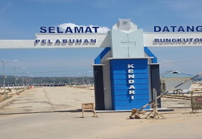 Kapal Asing Mulai Bongkar Muatan Di Bungkutoko